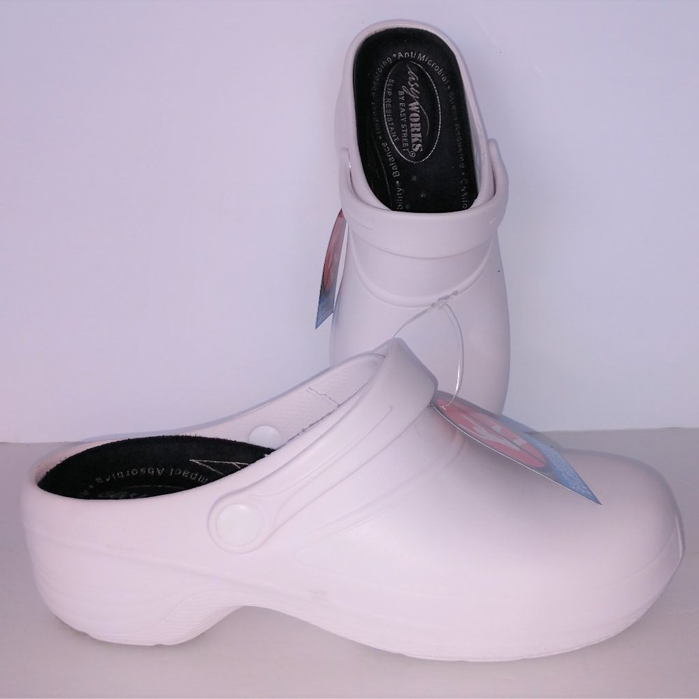 Easy Works White Comfort Clogs by Easy Street 9M NIB
